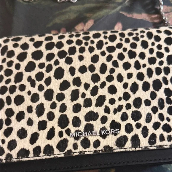 Michael Kors Black and Cream Spotted Crossbody Bag Jet Set - Picture 2 of 5